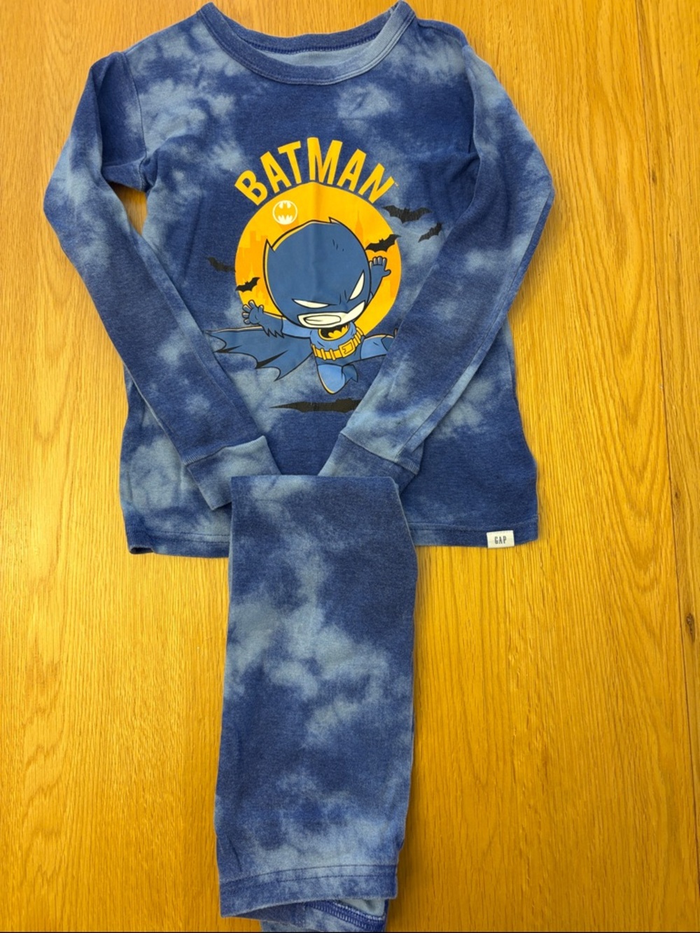 GAP Blue Tie-Dye Batman Pajama Set - size 5 years